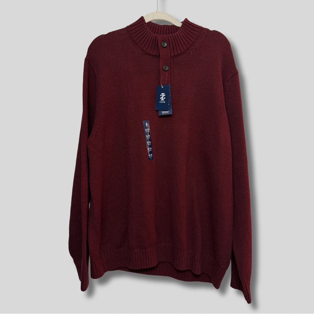 NWT Izod Men’s Crewneck Sweater with Quarter Buttons in Velvet Maroon